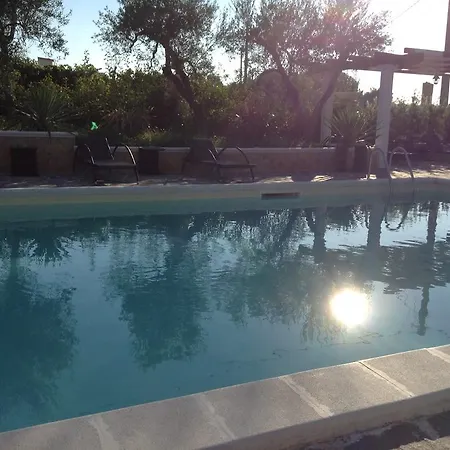 La Maison Rouge Guest house