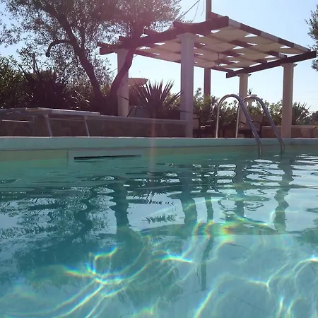 La Maison Rouge Guest house 4*