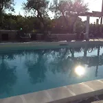 La Maison Rouge בית הארחה
