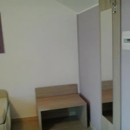 La Maison Rouge 4*