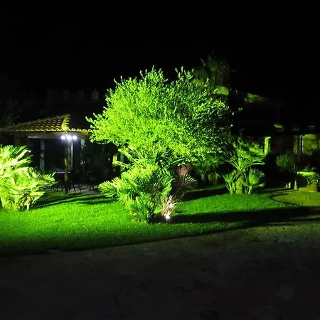 Πανσιόν La Maison Rouge 4*