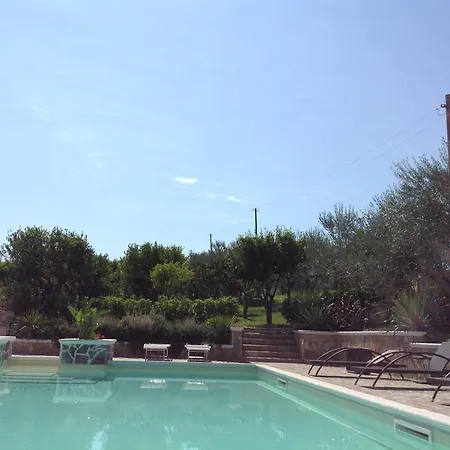 Πανσιόν La Maison Rouge