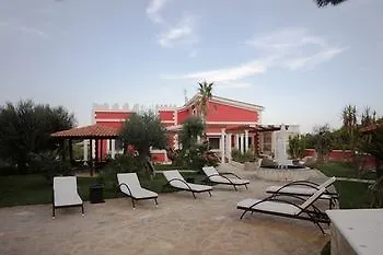 La Maison Rouge 3*