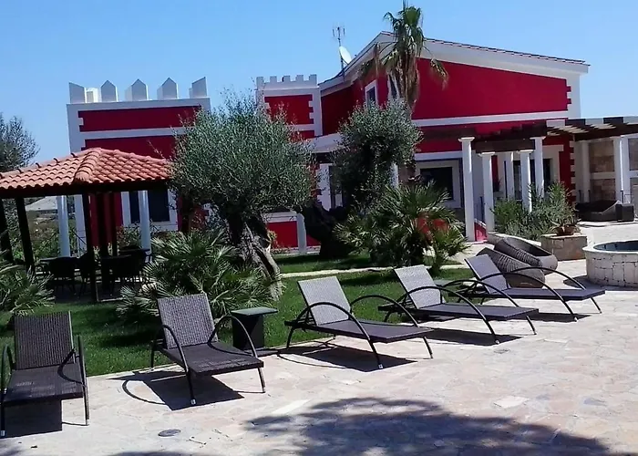 La Maison Rouge 3*